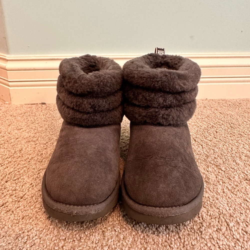 Women’s Grey Uggs Boots